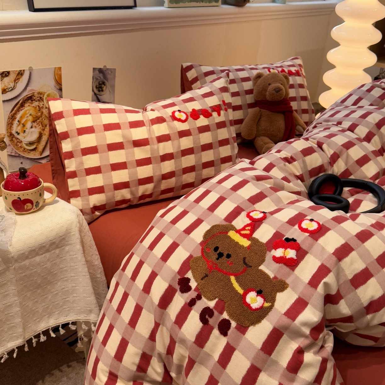 91家纺网 家纺一手货源 找家纺 觅糖家纺 2025新款全棉磨毛原创毛巾绣系列四件套 快乐小狗