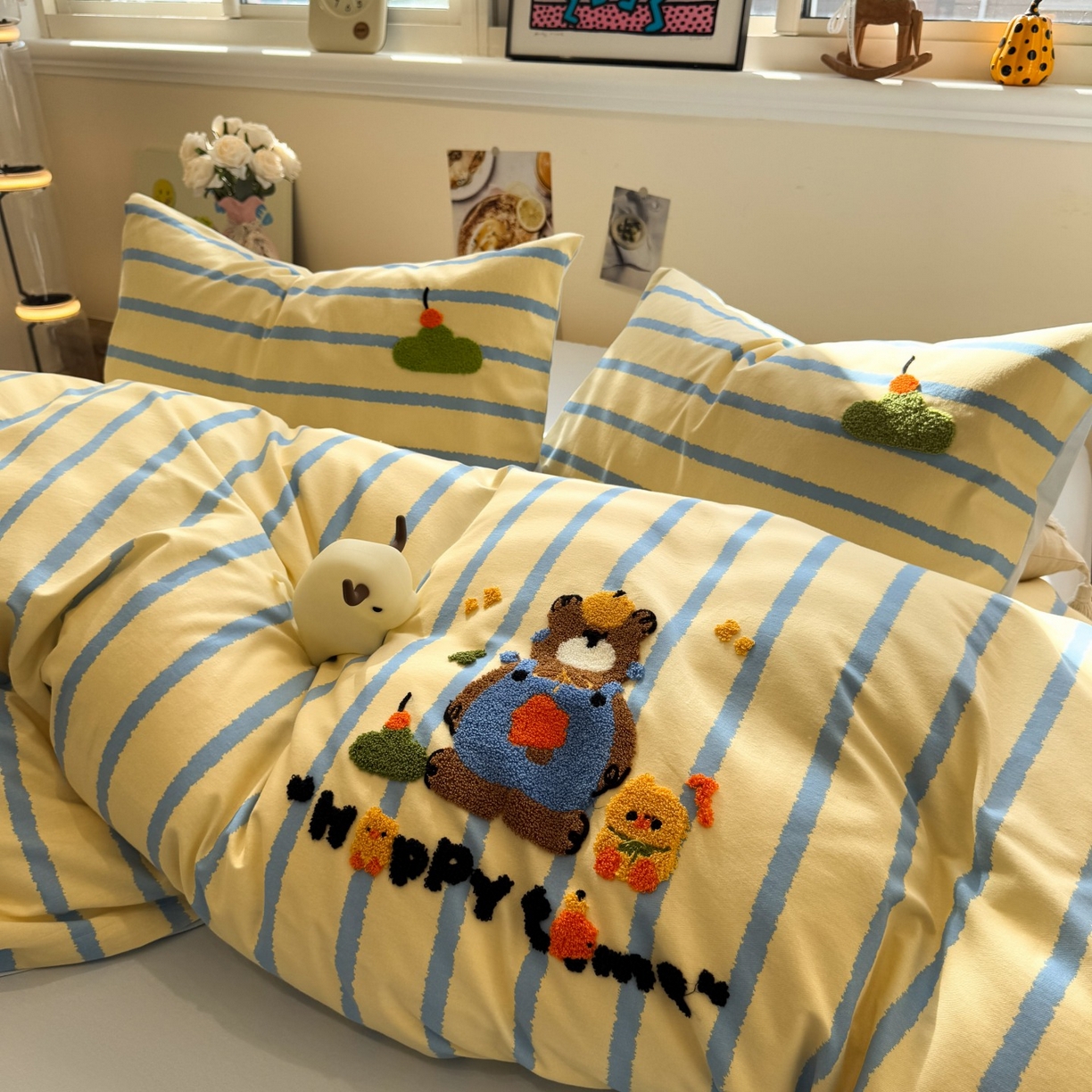 91家纺网 家纺一手货源 找家纺 觅糖家纺 2025新款全棉磨毛原创毛巾绣系列四件套 欢乐小熊