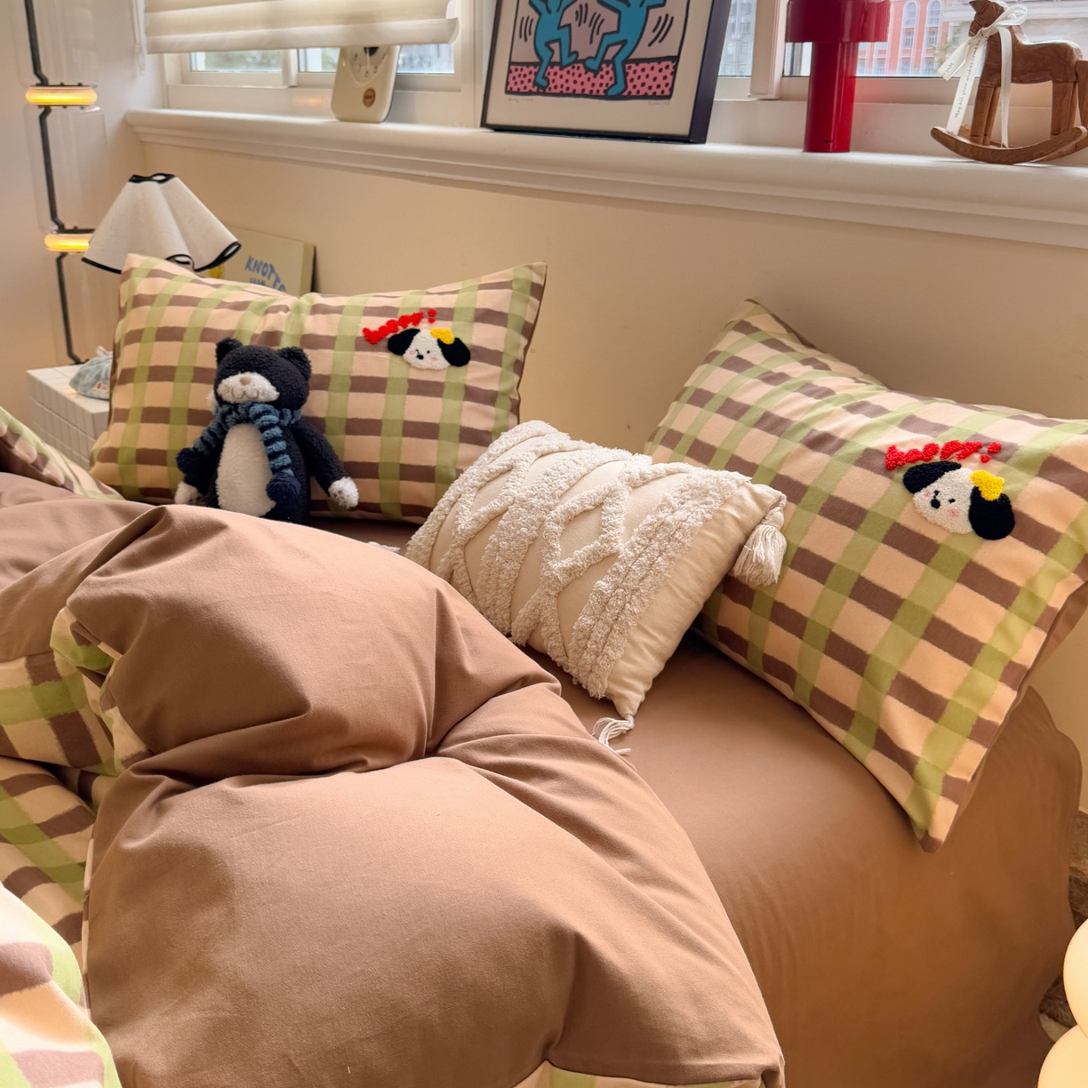 91家纺网 家纺一手货源 找家纺 觅糖家纺 2025新款全棉磨毛原创毛巾绣系列四件套 围脖小狗