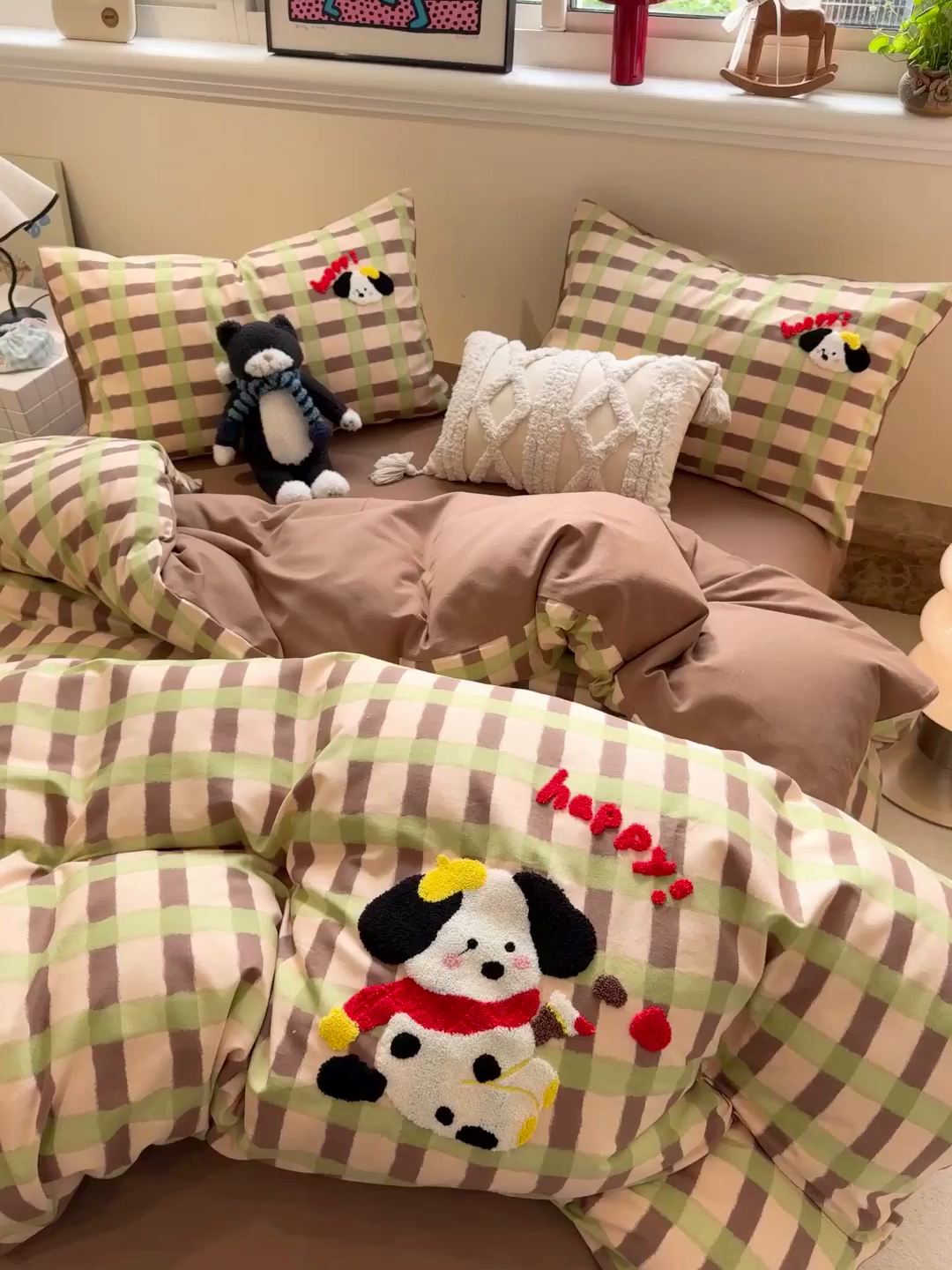 91家纺网 家纺一手货源 找家纺 觅糖家纺 2025新款全棉磨毛原创毛巾绣系列四件套 围脖小狗