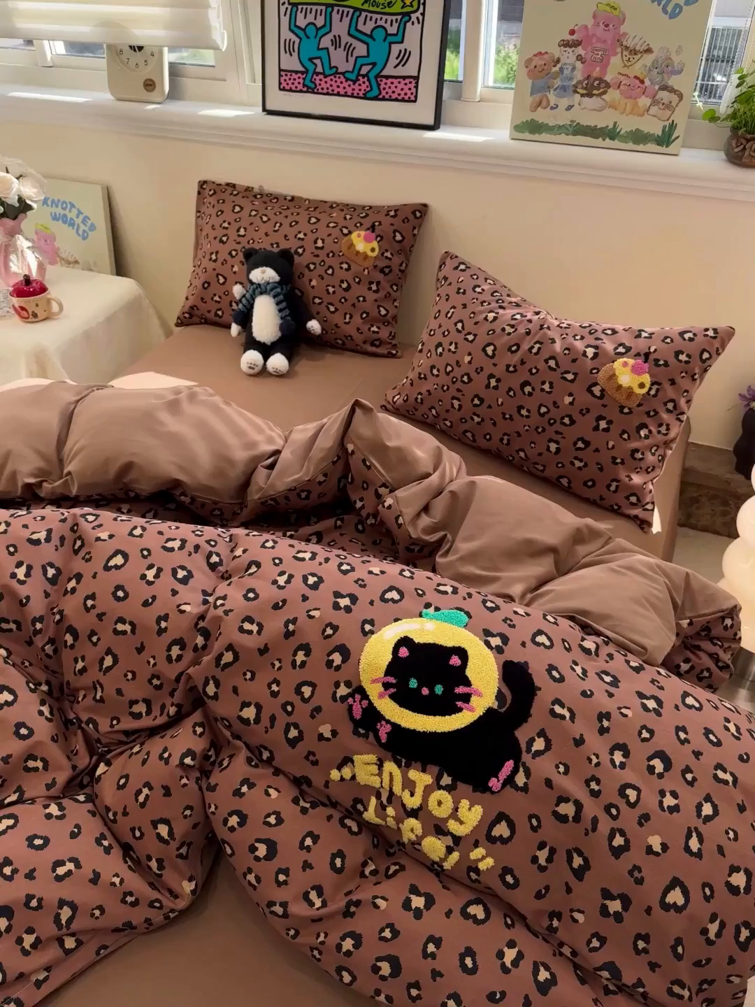 91家纺网 家纺一手货源 找家纺 觅糖家纺 2025新款全棉磨毛原创毛巾绣系列四件套 豹纹小猫