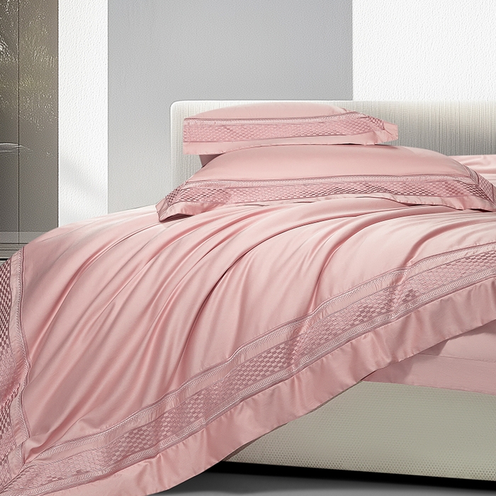 91家纺网 家纺一手货源 找家纺 诗黛尔 2025秋冬新款长绒棉刺绣四件套-罗意威系列 落樱粉