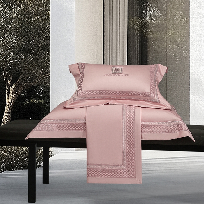 91家纺网 家纺一手货源 找家纺 诗黛尔 2025秋冬新款长绒棉刺绣四件套-罗意威系列 落樱粉