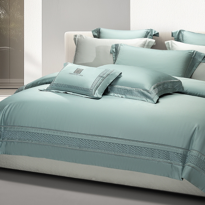 91家纺网 家纺一手货源 找家纺 诗黛尔 2025秋冬新款长绒棉刺绣四件套-罗意威系列 水晶蓝