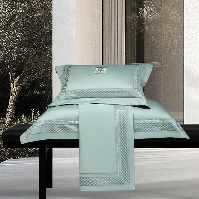 91家纺网 家纺一手货源 找家纺 诗黛尔 2025秋冬新款长绒棉刺绣四件套-罗意威系列 水晶蓝