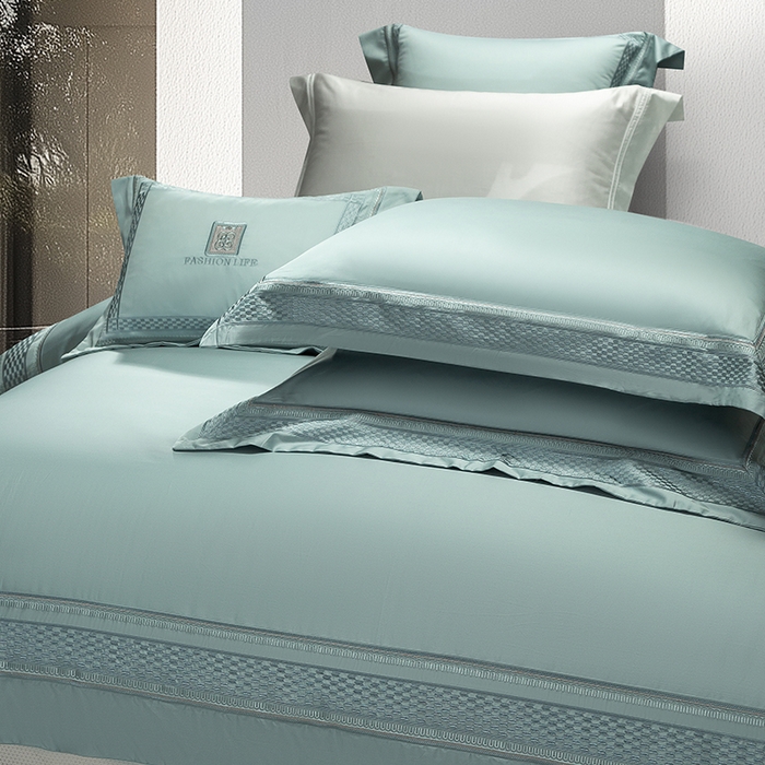 91家纺网 家纺一手货源 找家纺 诗黛尔 2025秋冬新款长绒棉刺绣四件套-罗意威系列 水晶蓝