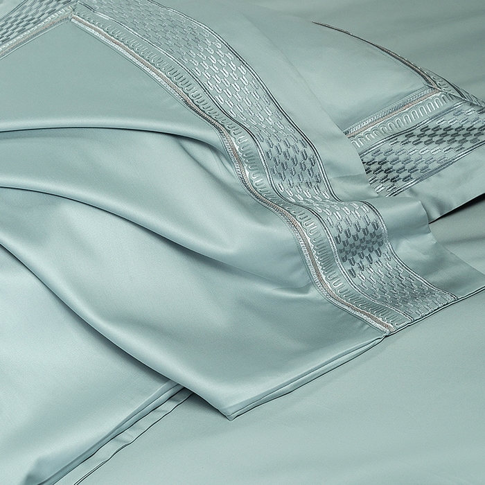 91家纺网 家纺一手货源 找家纺 诗黛尔 2025秋冬新款长绒棉刺绣四件套-罗意威系列 水晶蓝