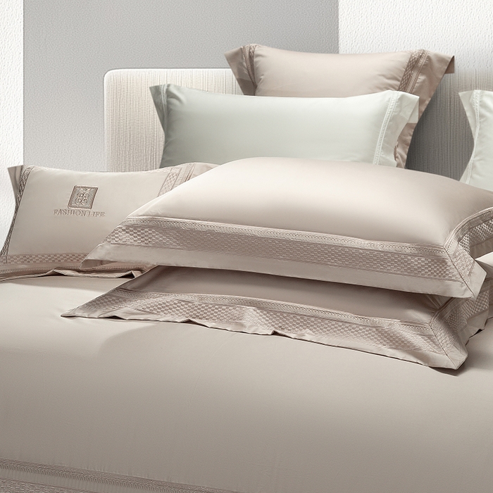 91家纺网 家纺一手货源 找家纺 诗黛尔 2025秋冬新款长绒棉刺绣四件套-罗意威系列 香槟金