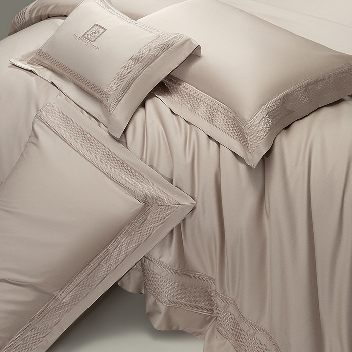 91家纺网 家纺一手货源 找家纺 诗黛尔 2025秋冬新款长绒棉刺绣四件套-罗意威系列 香槟金