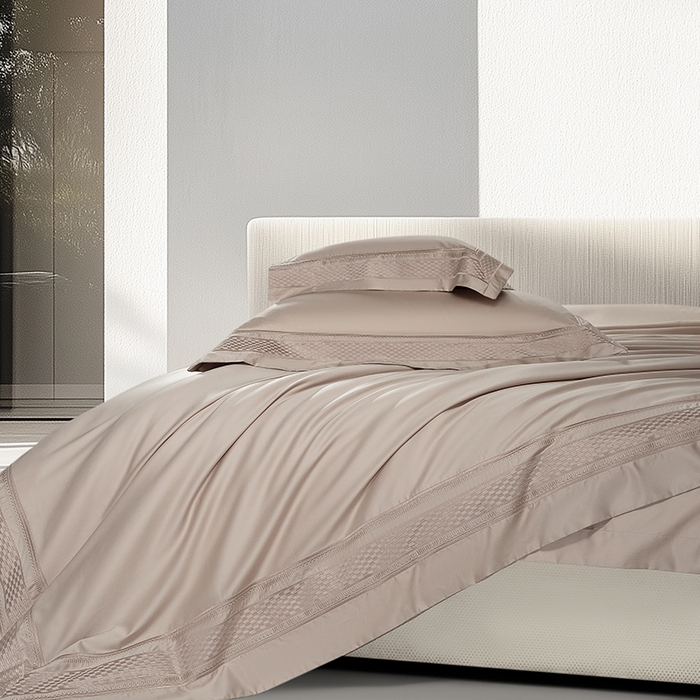 91家纺网 家纺一手货源 找家纺 诗黛尔 2025秋冬新款长绒棉刺绣四件套-罗意威系列 香槟金