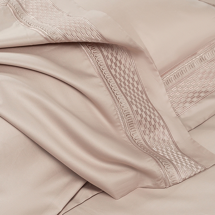 91家纺网 家纺一手货源 找家纺 诗黛尔 2025秋冬新款长绒棉刺绣四件套-罗意威系列 香槟金