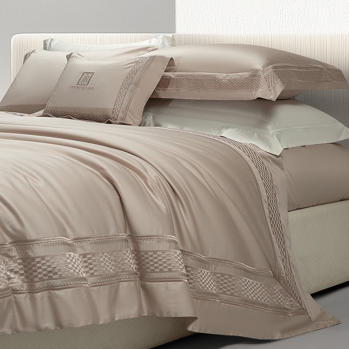 91家纺网 家纺一手货源 找家纺 诗黛尔 2025秋冬新款长绒棉刺绣四件套-罗意威系列 香槟金