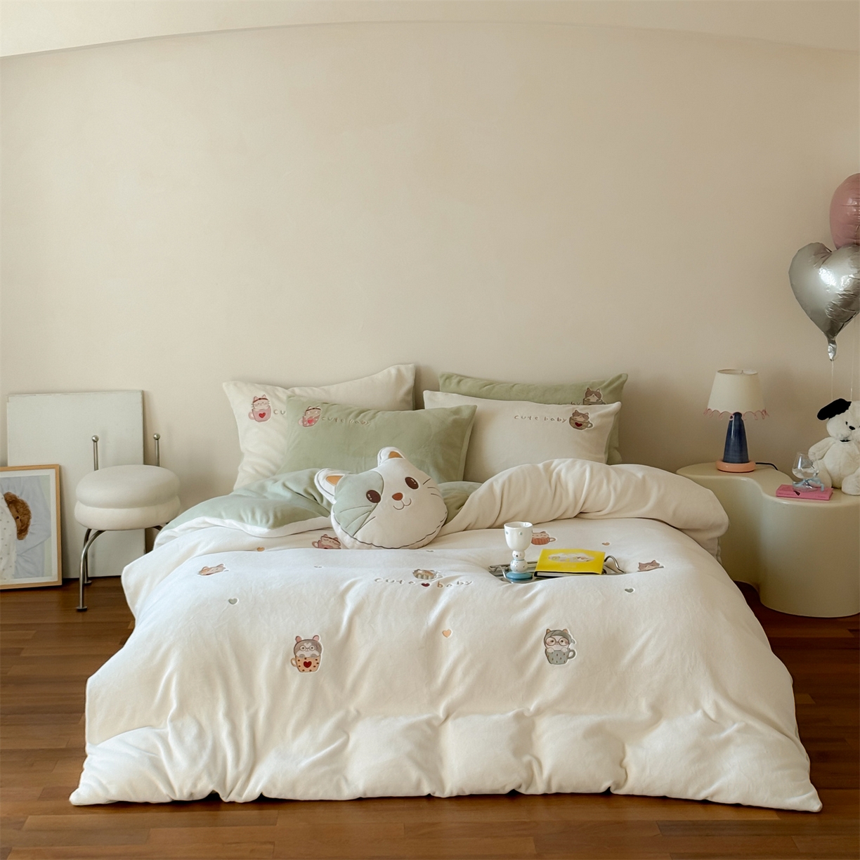 91家纺网 家纺一手货源 找家纺 （总）FORTWO家纺原创设计（FOR TWO家纺） 2025新款230克牛奶绒绣花小清新四件套