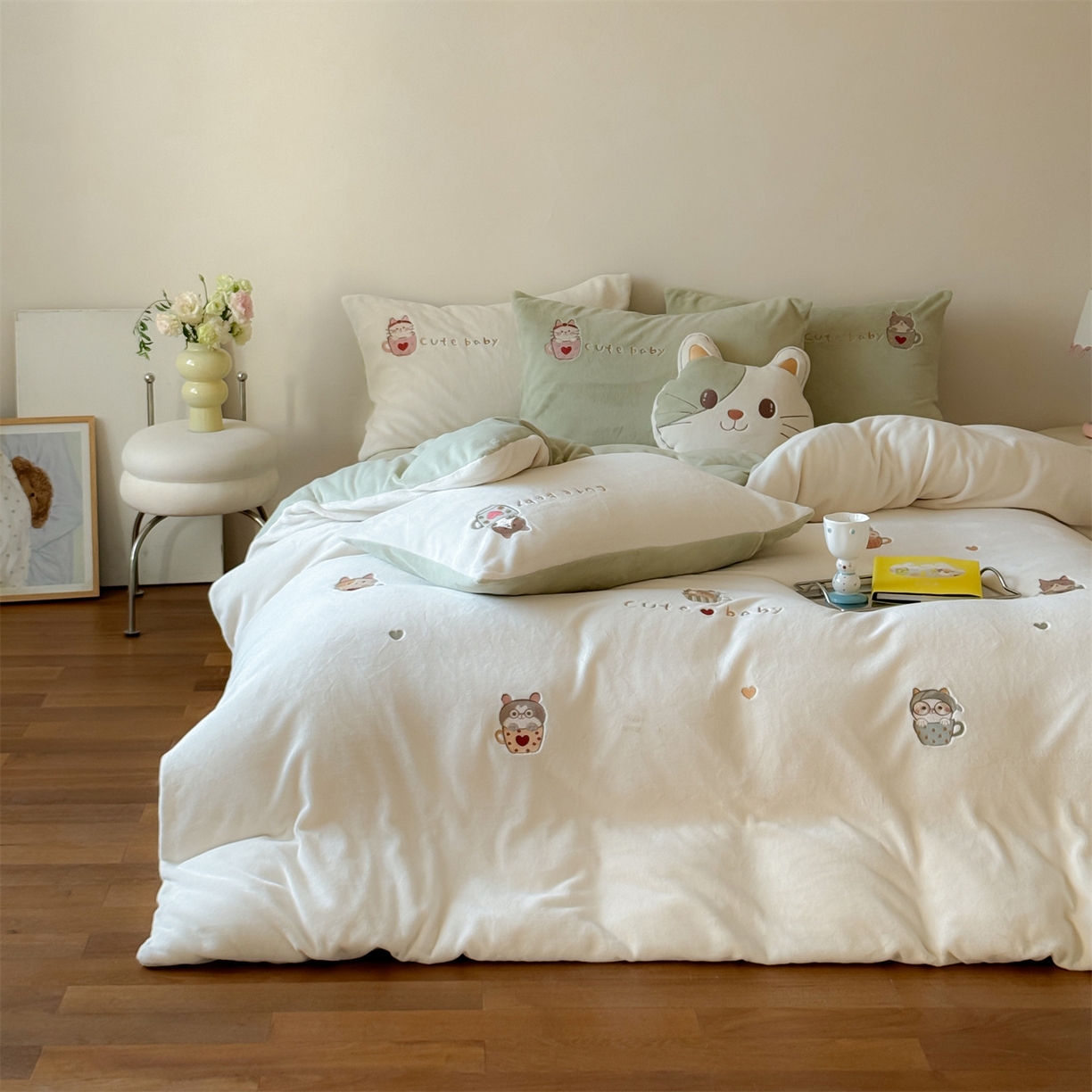 91家纺网 家纺一手货源 找家纺 （总）FORTWO家纺原创设计（FOR TWO家纺） 2025新款230克牛奶绒绣花小清新四件套