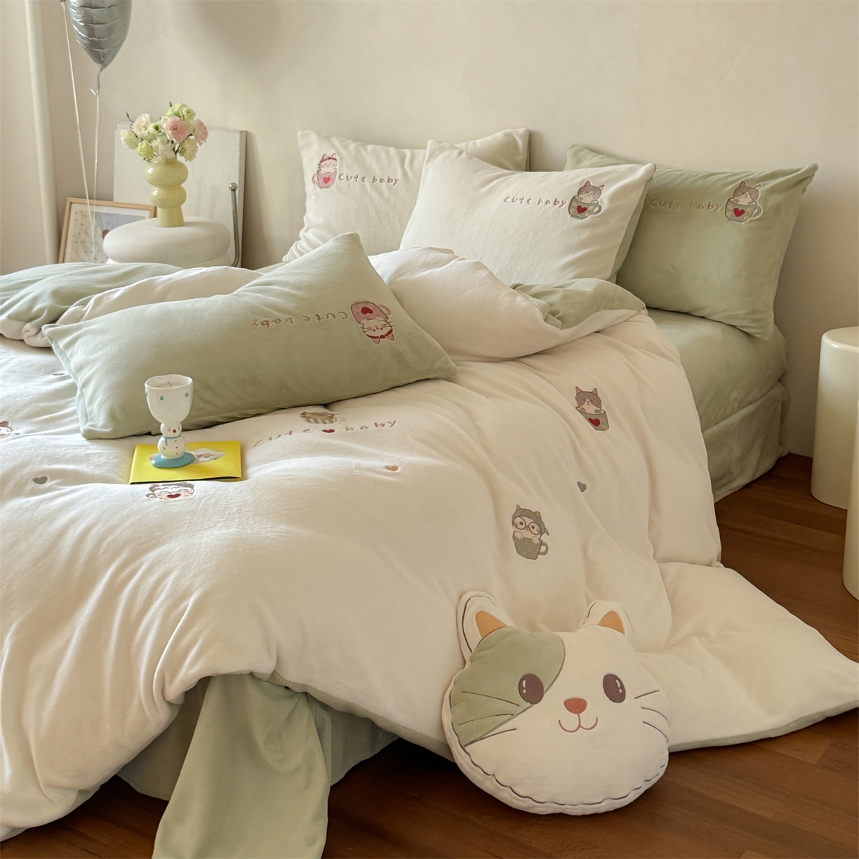 91家纺网 家纺一手货源 找家纺 （总）FORTWO家纺原创设计（FOR TWO家纺） 2025新款230克牛奶绒绣花小清新四件套