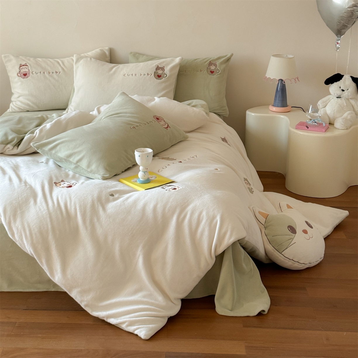 91家纺网 家纺一手货源 找家纺 （总）FORTWO家纺原创设计（FOR TWO家纺） 2025新款230克牛奶绒绣花小清新四件套