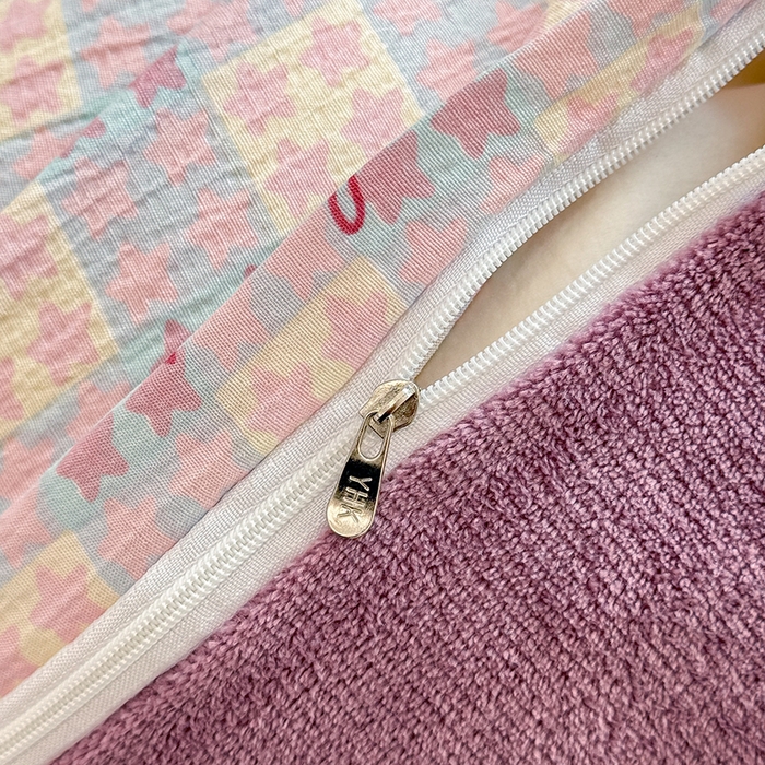 91家纺网 家纺一手货源 找家纺 壹号库家纺 2025新款皱皱纱舒暖绒四件套 草莓方糖