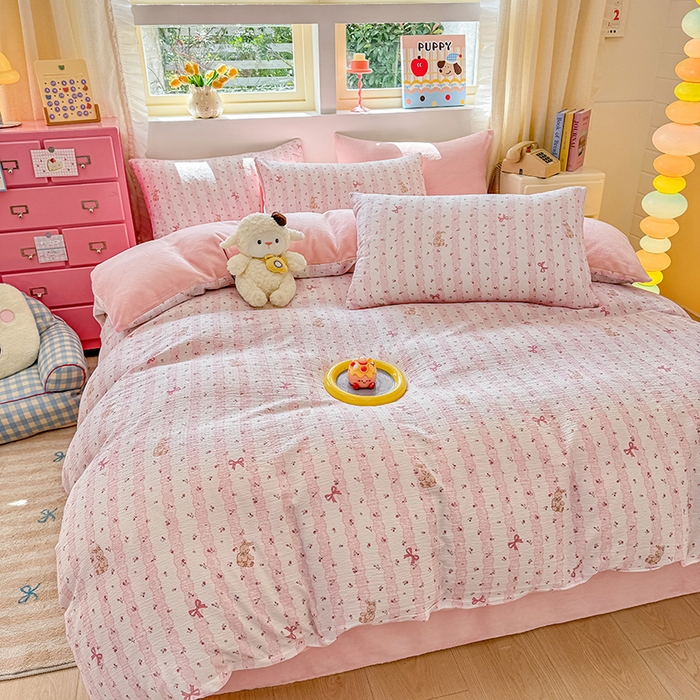 91家纺网 家纺一手货源 找家纺 壹号库家纺 2025新款皱皱纱舒暖绒四件套 蕾丝小兔