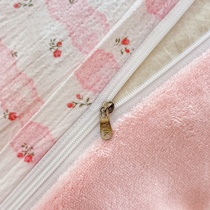 91家纺网 家纺一手货源 找家纺 壹号库家纺 2025新款皱皱纱舒暖绒四件套 蕾丝小兔