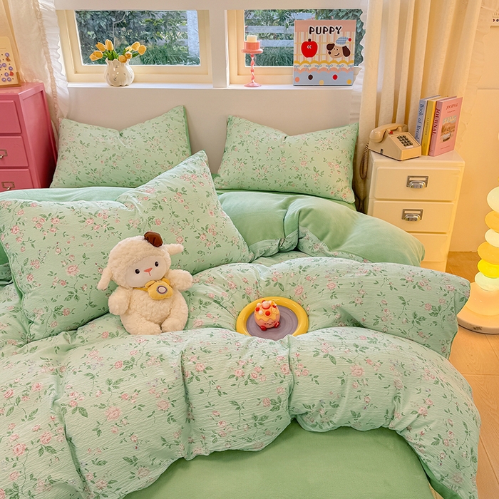 91家纺网 家纺一手货源 找家纺 壹号库家纺 2025新款皱皱纱舒暖绒四件套 木兮绿