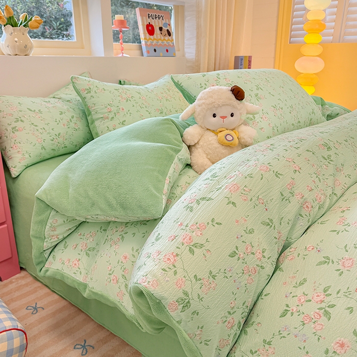 91家纺网 家纺一手货源 找家纺 壹号库家纺 2025新款皱皱纱舒暖绒四件套 木兮绿