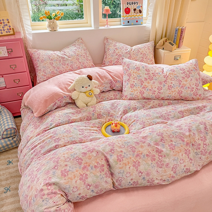 91家纺网 家纺一手货源 找家纺 壹号库家纺 2025新款皱皱纱舒暖绒四件套 十里桃花