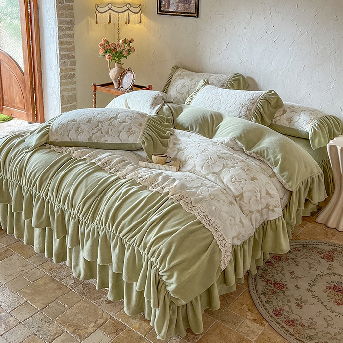 91家纺网 家纺一手货源 找家纺 网红馆（ck家纺） 2025新款牛奶绒雕花绒花边四件套--繁花倾心 繁花倾心-绿