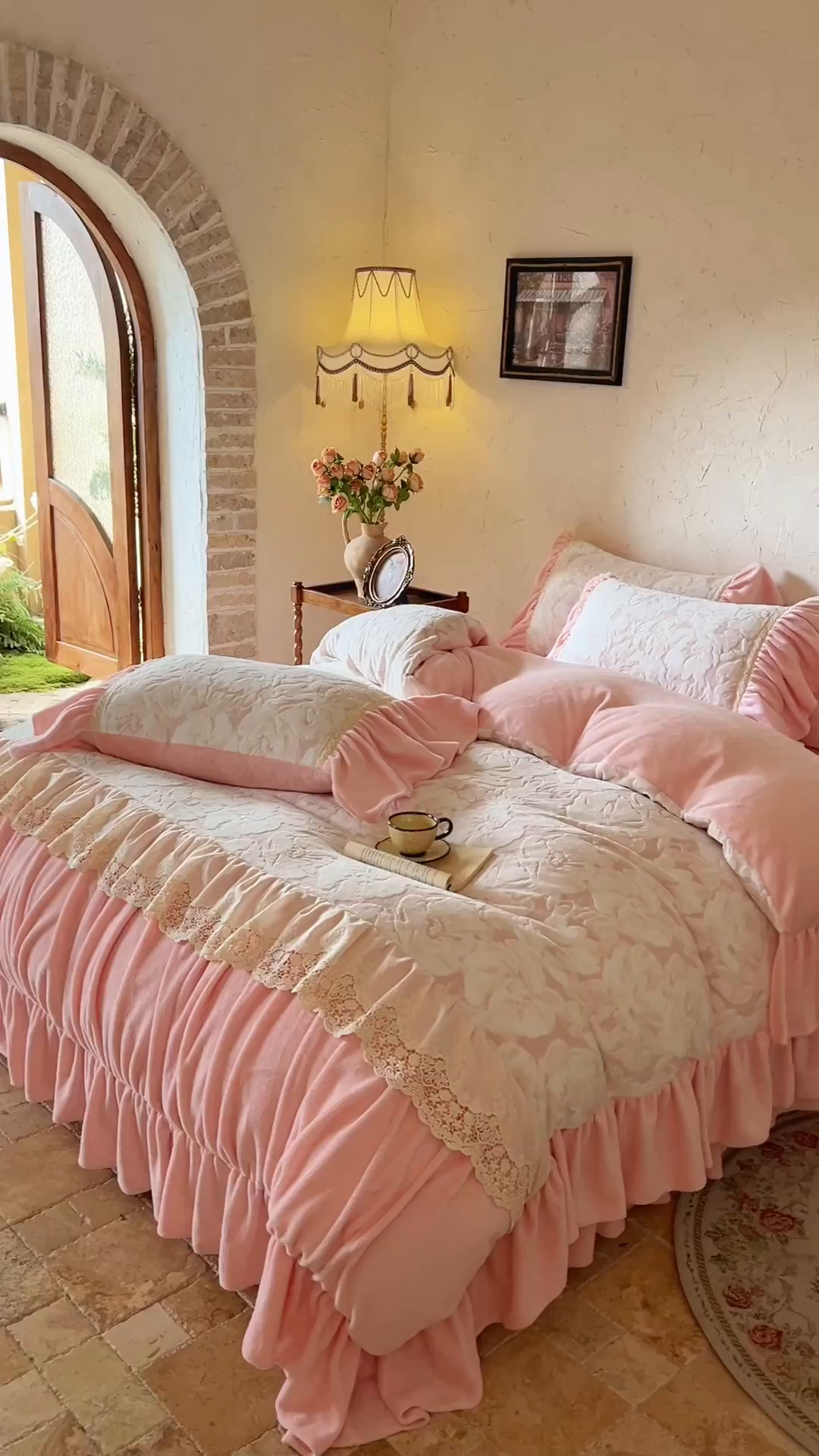 91家纺网 家纺一手货源 找家纺 （总）网红馆（ck家纺） 2025新款牛奶绒雕花绒花边四件套--繁花倾心