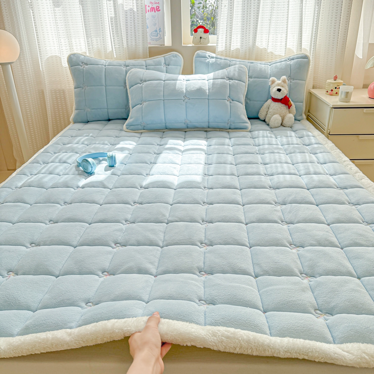 沐辰 2025新款A类双色牛奶绒绗绣夹棉床垫-炫彩同心结系列 炫彩同心结-晴空蓝