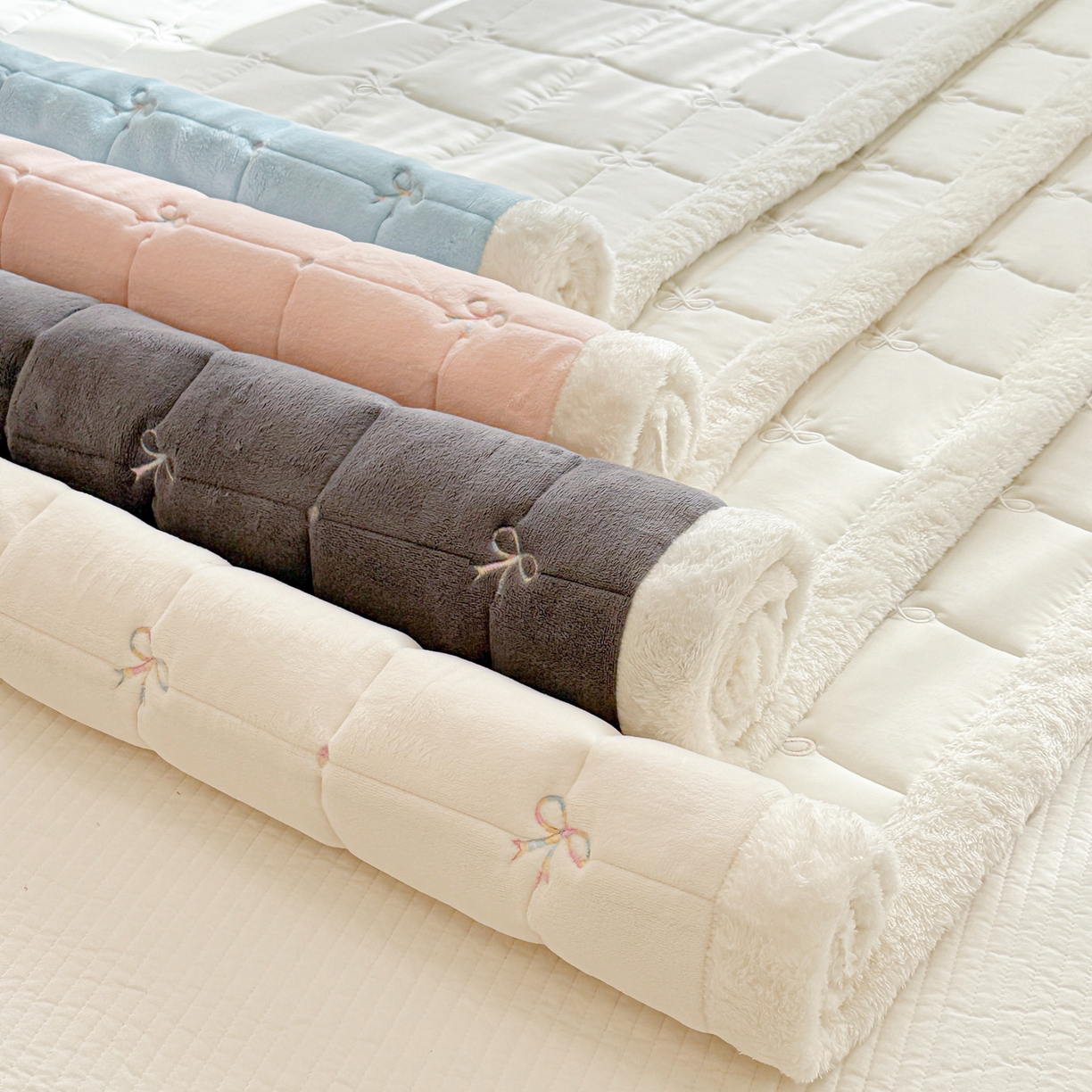 91家纺网 家纺一手货源 找家纺 沐辰 2025新款A类双色牛奶绒绗绣夹棉床垫-炫彩同心结系列 组合图仅展示