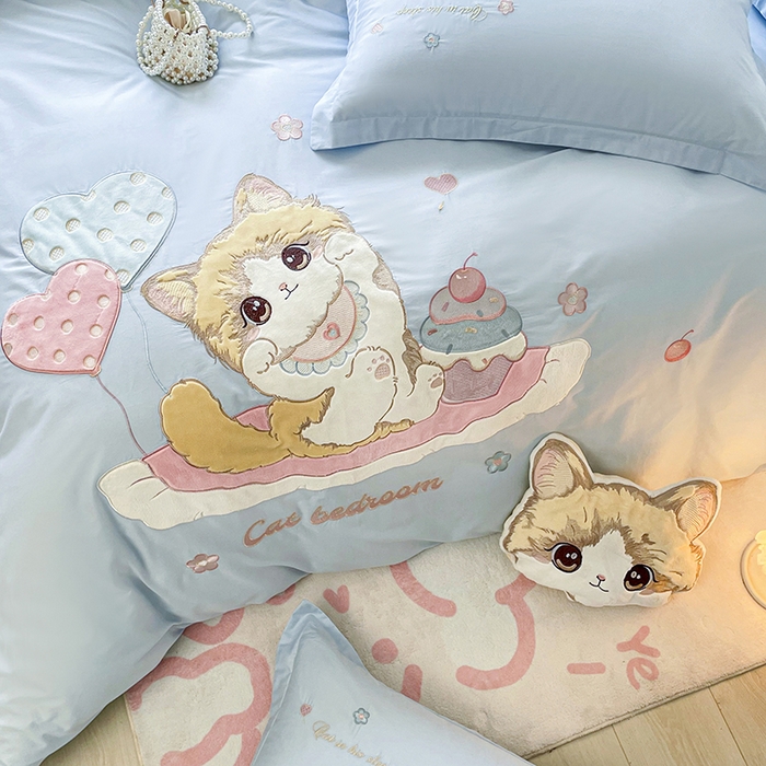 91家纺网 家纺一手货源 找家纺 （总）金绣美居 2025全棉大版卡通贴布绣 春夏新款四件套-布偶猫