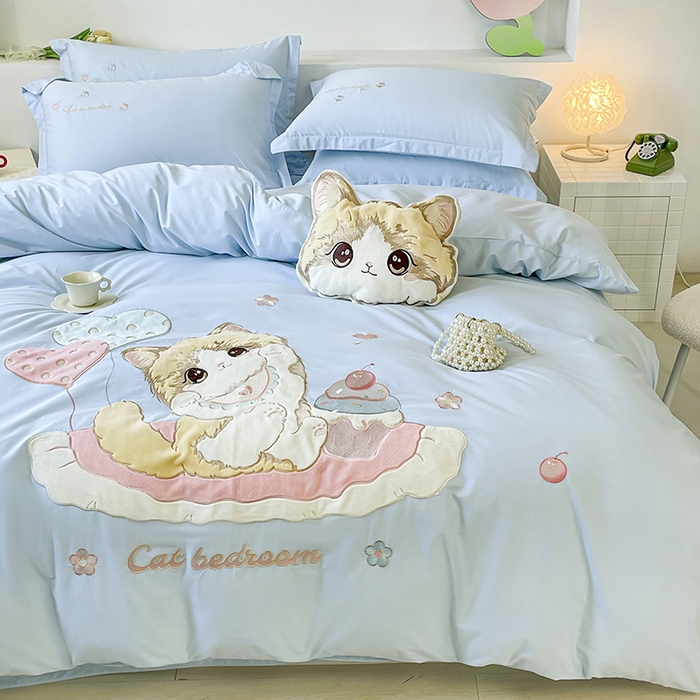 91家纺网 家纺一手货源 找家纺 （总）金绣美居 2025全棉大版卡通贴布绣 春夏新款四件套-布偶猫