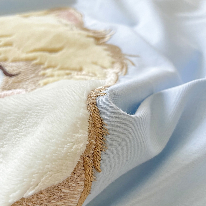 91家纺网 家纺一手货源 找家纺 （总）金绣美居 2025全棉大版卡通贴布绣 春夏新款四件套-布偶猫