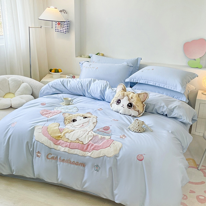 91家纺网 家纺一手货源 找家纺 （总）金绣美居 2025全棉大版卡通贴布绣 春夏新款四件套-布偶猫