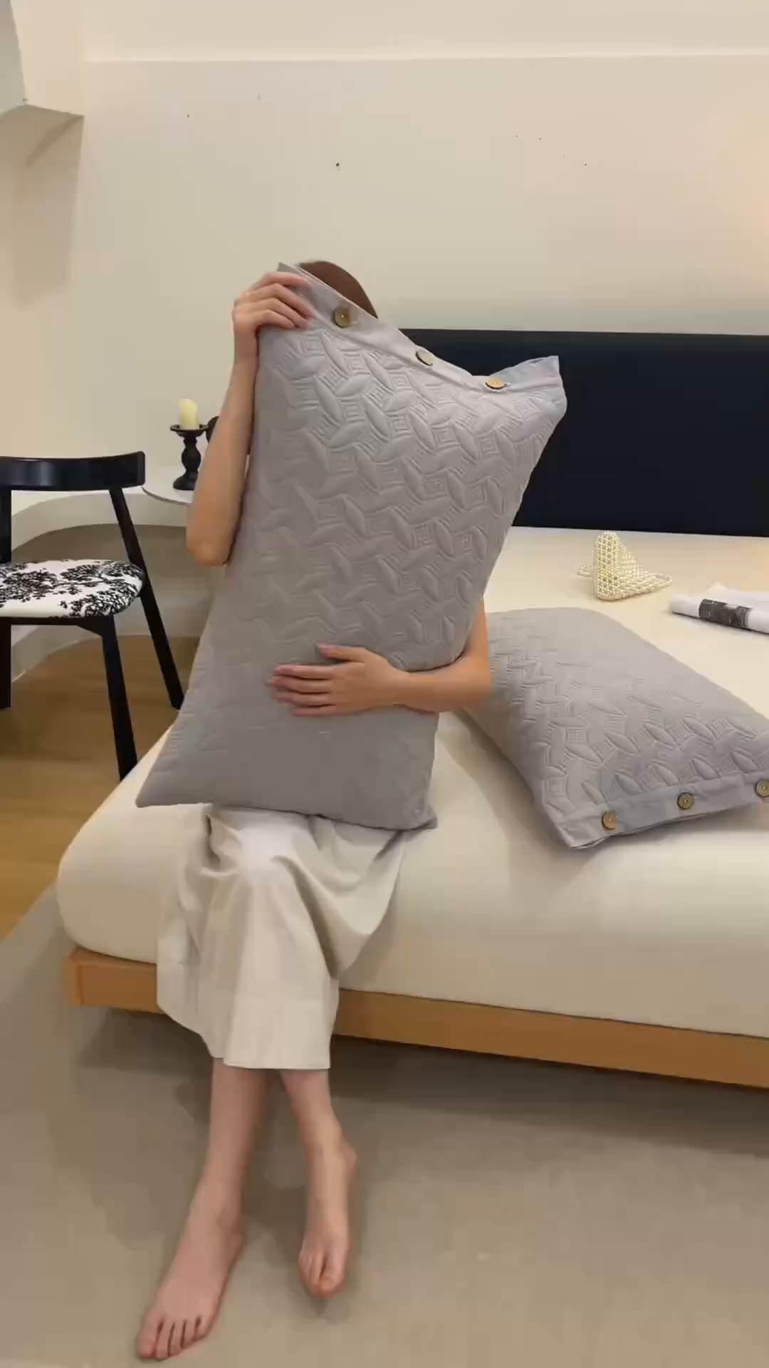 91家纺网 家纺一手货源 找家纺 （总）爱港家纺 2025新款纯色棉麻亚麻枕套加厚绗缝夹棉双面高级枕头套