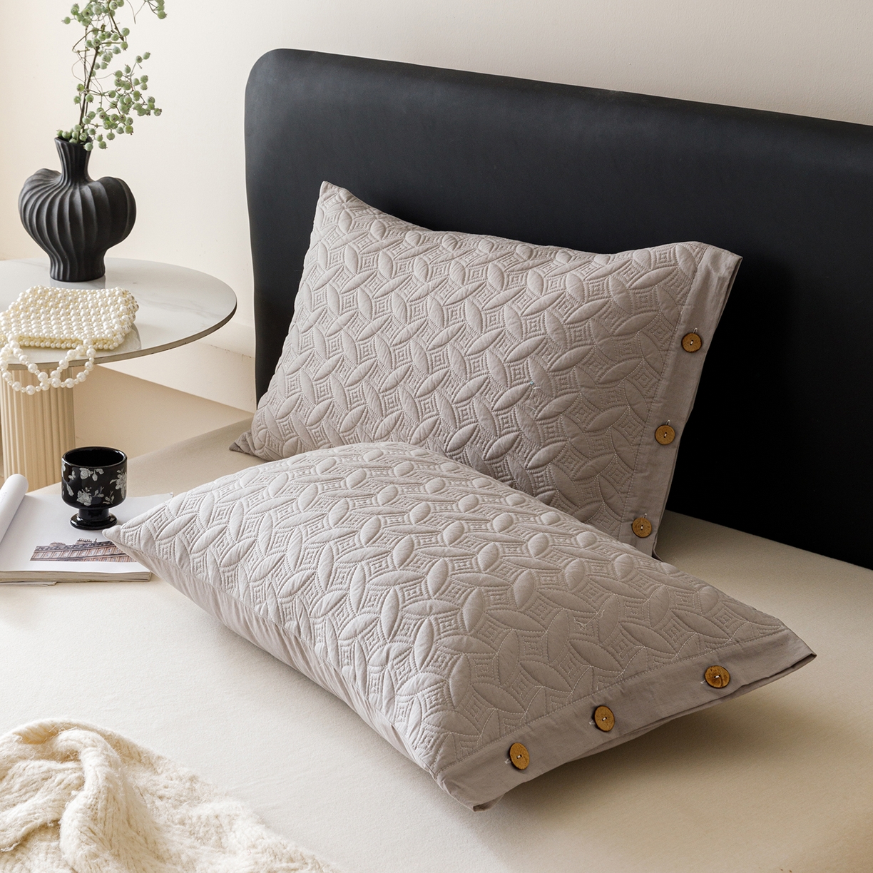 91家纺网 家纺一手货源 找家纺 （总）爱港家纺 2025新款纯色棉麻亚麻枕套加厚绗缝夹棉双面高级枕头套