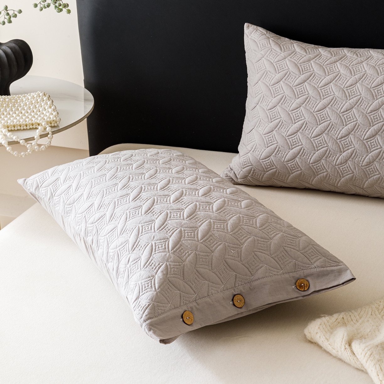 91家纺网 家纺一手货源 找家纺 （总）爱港家纺 2025新款纯色棉麻亚麻枕套加厚绗缝夹棉双面高级枕头套