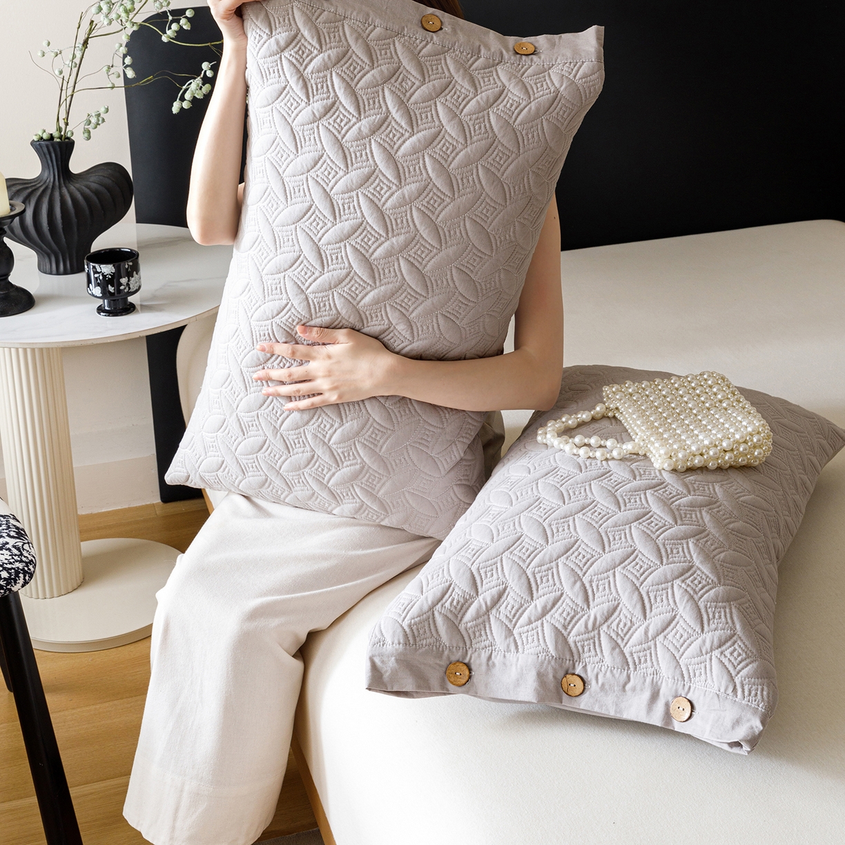 91家纺网 家纺一手货源 找家纺 （总）爱港家纺 2025新款纯色棉麻亚麻枕套加厚绗缝夹棉双面高级枕头套