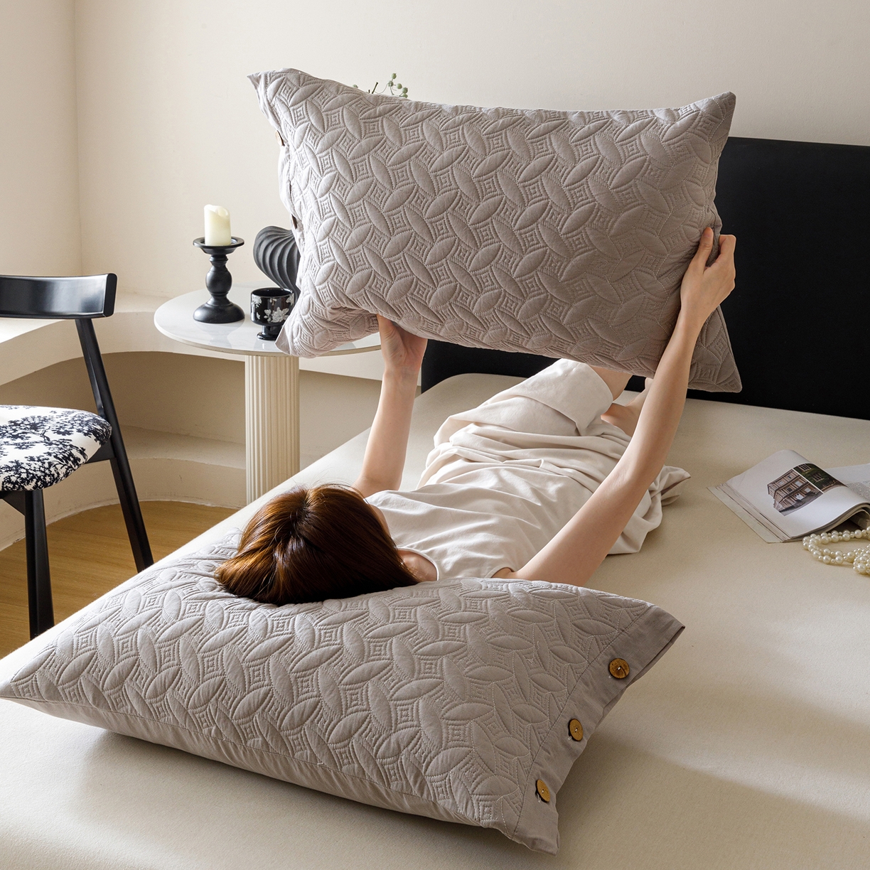 91家纺网 家纺一手货源 找家纺 （总）爱港家纺 2025新款纯色棉麻亚麻枕套加厚绗缝夹棉双面高级枕头套