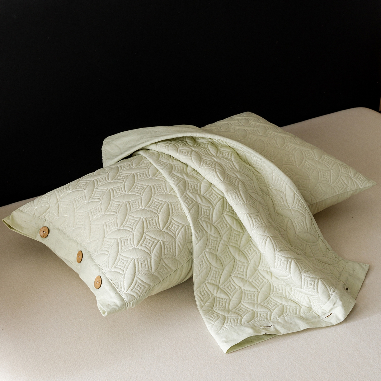 91家纺网 家纺一手货源 找家纺 爱港家纺 2025新款纯色棉麻亚麻枕套加厚绗缝夹棉双面高级枕头套 棉麻-柔绿