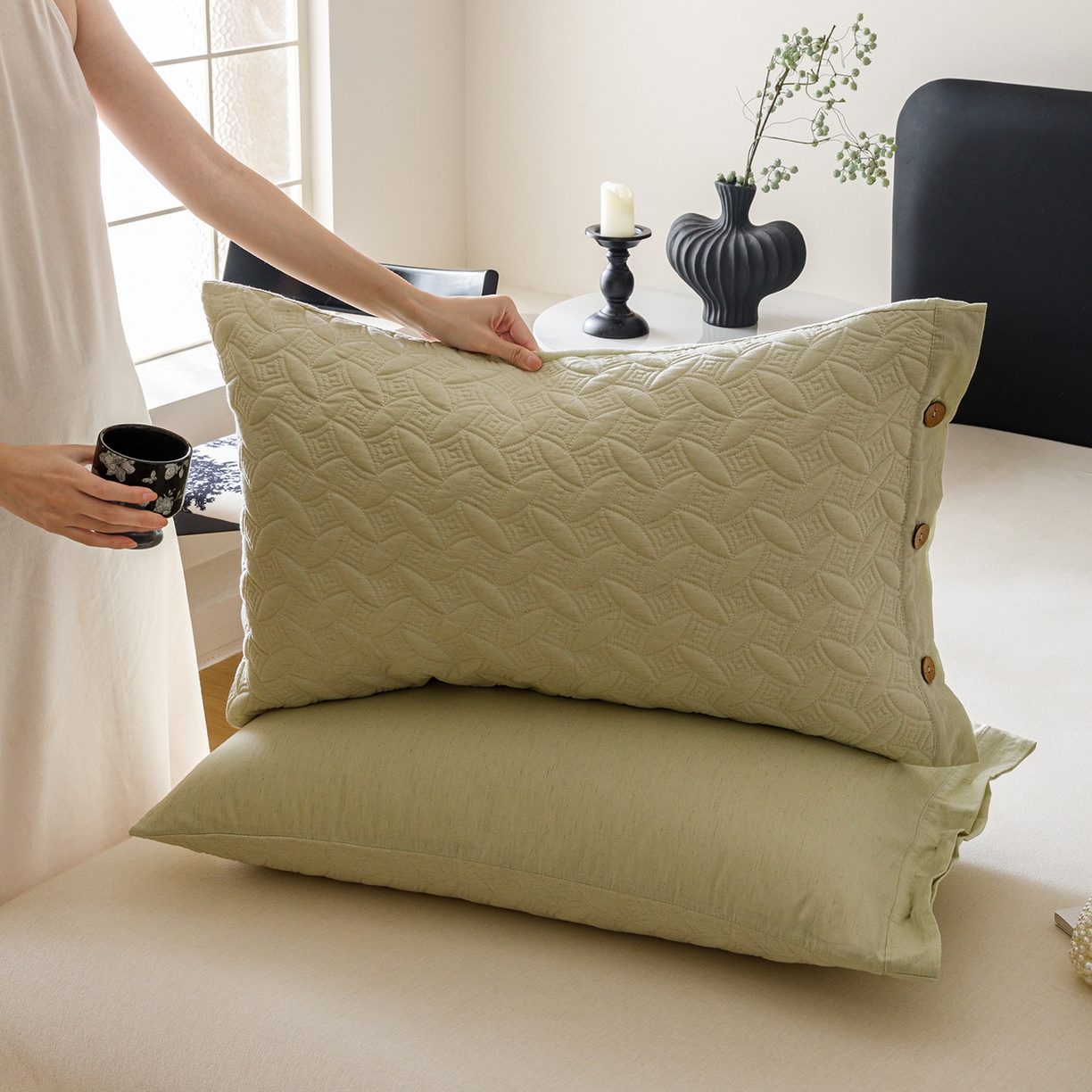 91家纺网 家纺一手货源 找家纺 爱港家纺 2025新款纯色棉麻亚麻枕套加厚绗缝夹棉双面高级枕头套 棉麻-柔绿