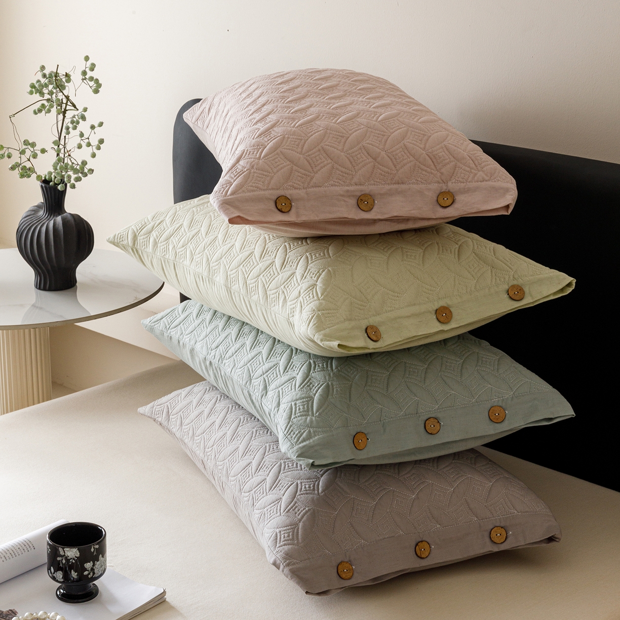 91家纺网 家纺一手货源 找家纺 爱港家纺 2025新款纯色棉麻亚麻枕套加厚绗缝夹棉双面高级枕头套 组合