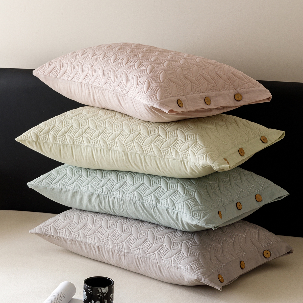 91家纺网 家纺一手货源 找家纺 爱港家纺 2025新款纯色棉麻亚麻枕套加厚绗缝夹棉双面高级枕头套 组合