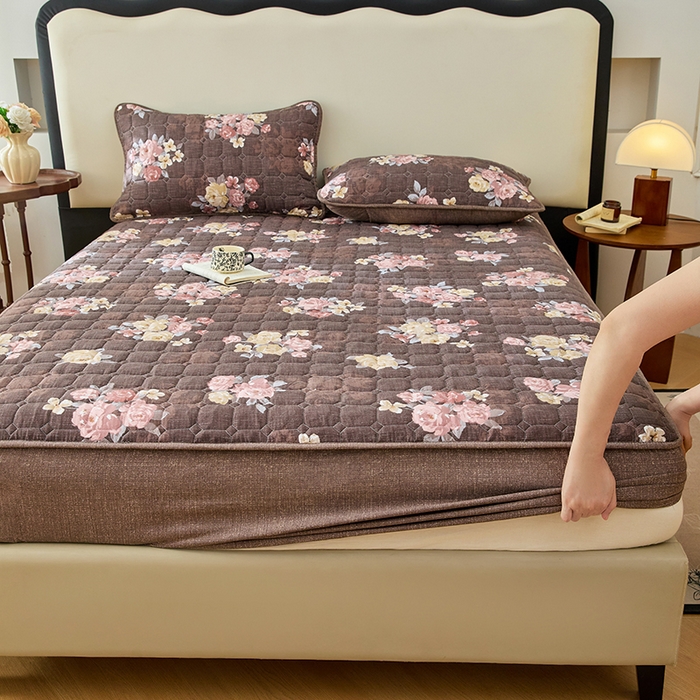 91家纺网 家纺一手货源 找家纺 （总）圣比熊 2025新款原麻夹棉床笠机洗家用防滑透气四季款加厚床罩床垫床单保护套三件套