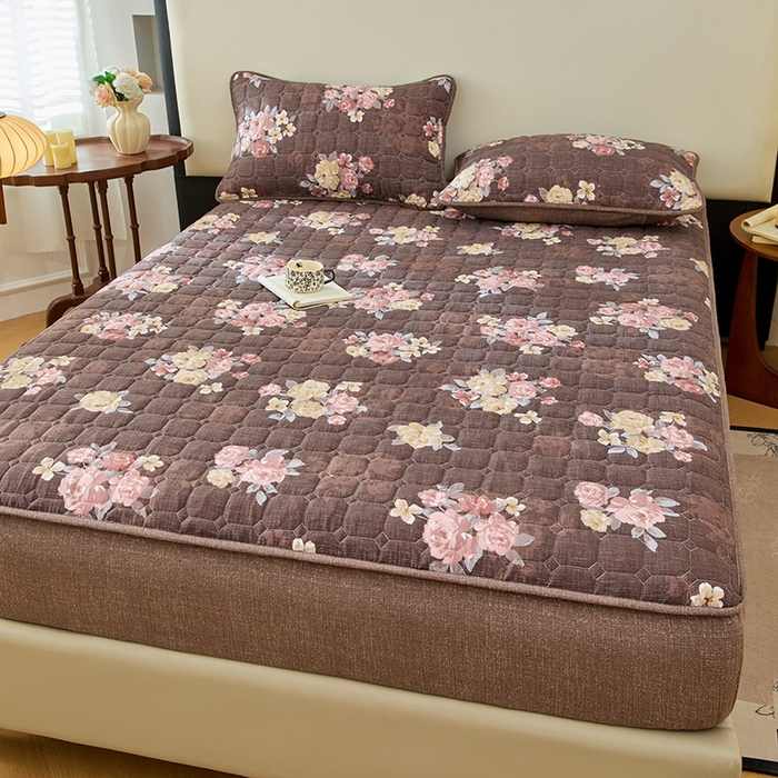 91家纺网 家纺一手货源 找家纺 （总）圣比熊 2025新款原麻夹棉床笠机洗家用防滑透气四季款加厚床罩床垫床单保护套三件套