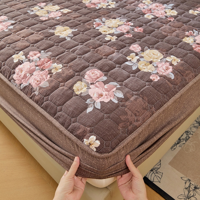 91家纺网 家纺一手货源 找家纺 （总）圣比熊 2025新款原麻夹棉床笠机洗家用防滑透气四季款加厚床罩床垫床单保护套三件套