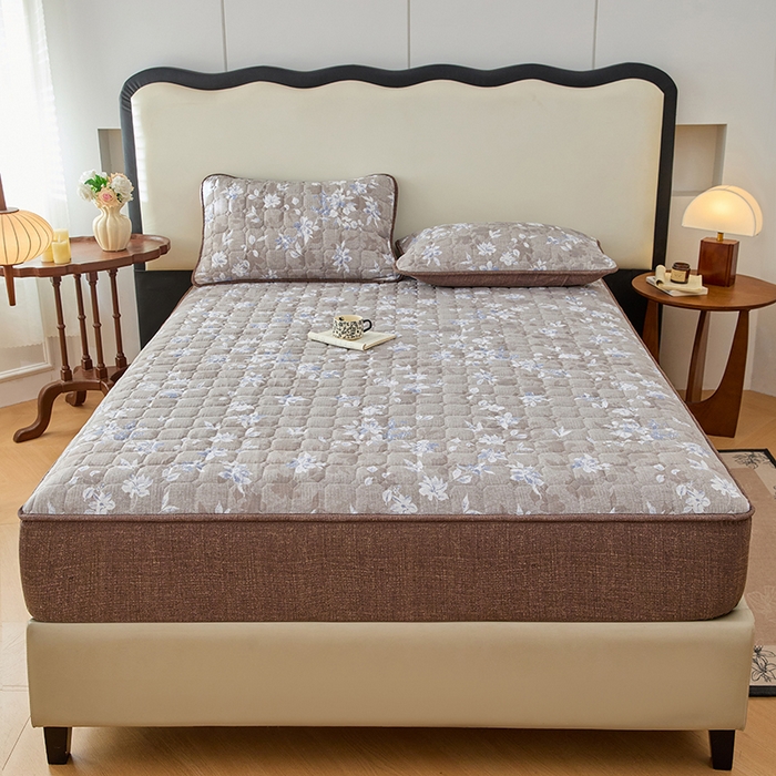 91家纺网 家纺一手货源 找家纺 圣比熊 2025新款原麻夹棉床笠机洗家用防滑透气四季款加厚床罩床垫床单保护套三件套 漫步花丛-蓝