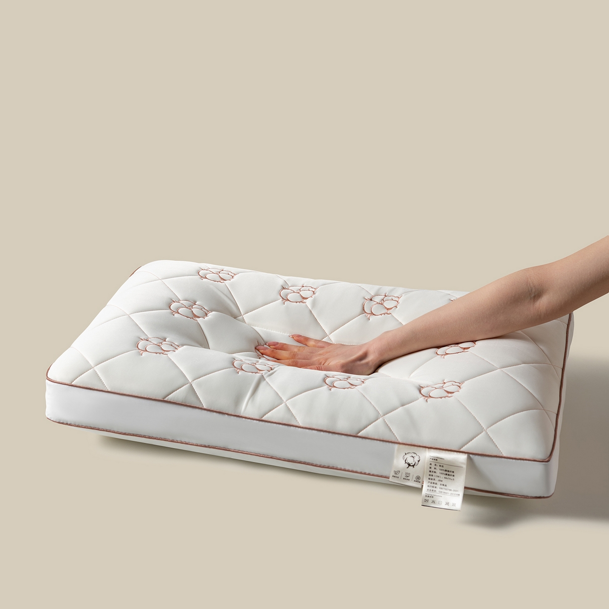 91家纺网 家纺一手货源 找家纺 小米枕芯 2025新款棉花刺绣枕枕头枕芯 棉花刺绣枕-立体吊带中枕