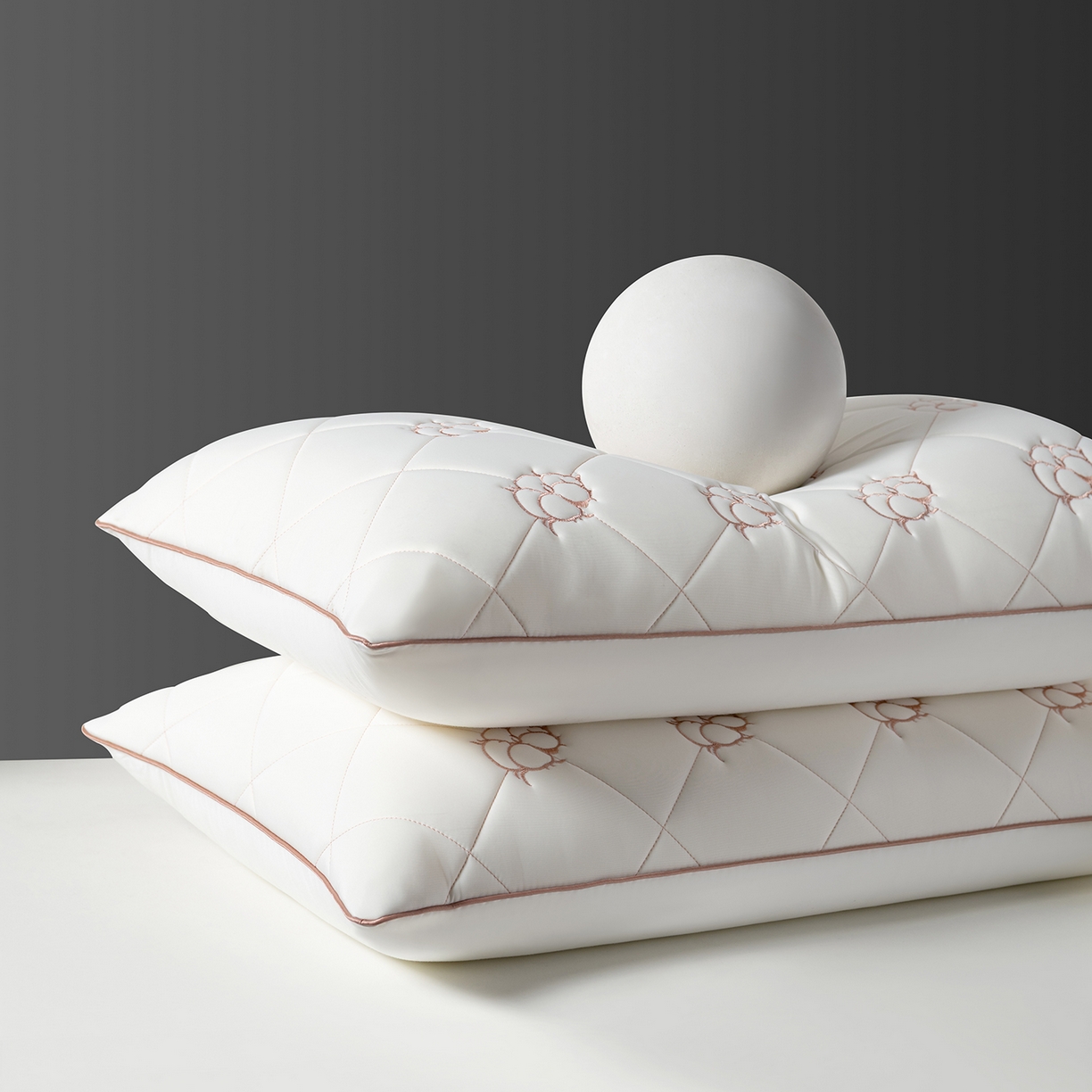 91家纺网 家纺一手货源 找家纺 小米枕芯 2025新款棉花刺绣枕枕头枕芯 棉花刺绣枕-单边低枕