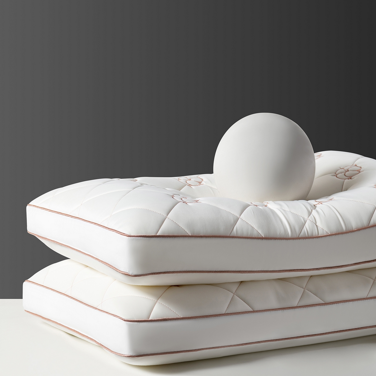 91家纺网 家纺一手货源 找家纺 小米枕芯 2025新款棉花刺绣枕枕头枕芯 棉花刺绣枕-立体吊带中枕